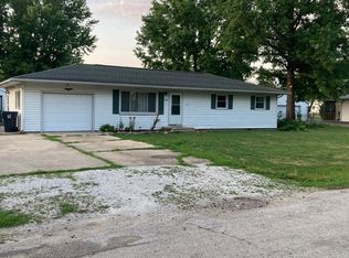 510 Park Dr, Mount Zion, IL