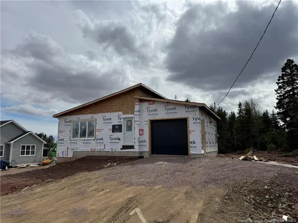 34 Burman St, Sackville, NB E4L 0E7