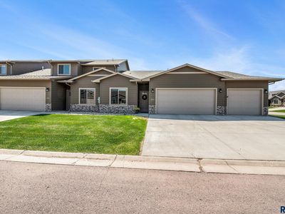 2701 E Meadowside Pl, Sioux Falls, SD, 57108