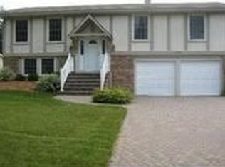 258 Circle Ave, Bloomingdale, IL 60108