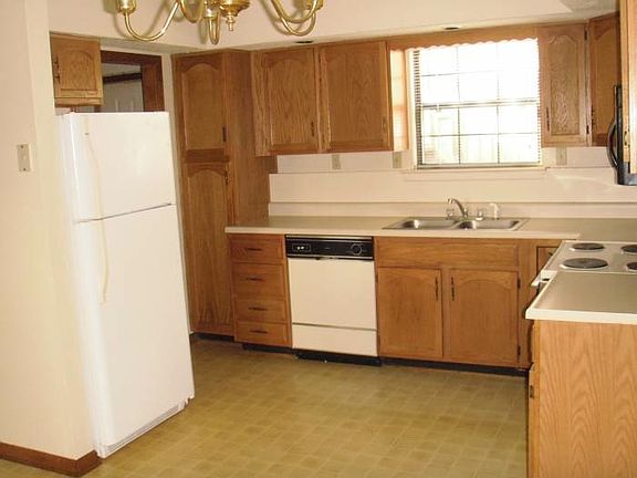 4th image of 10205 E 63rd Ter APT C