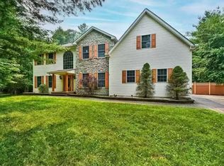 5238 Hilltop Cir, East Stroudsburg, PA 18301