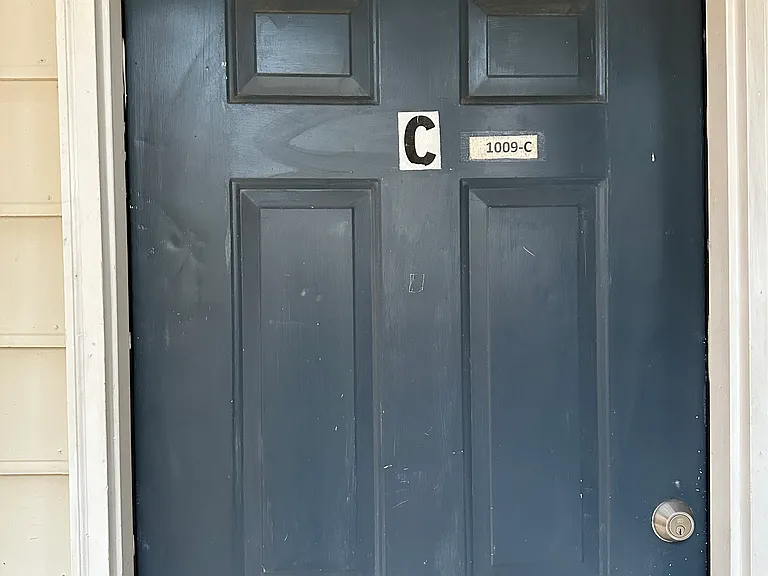 1009 Carlton Ave #C — Photo 4