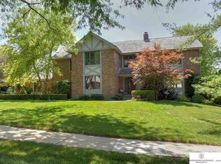 9834 Harney Pkwy N, Omaha, NE 68114