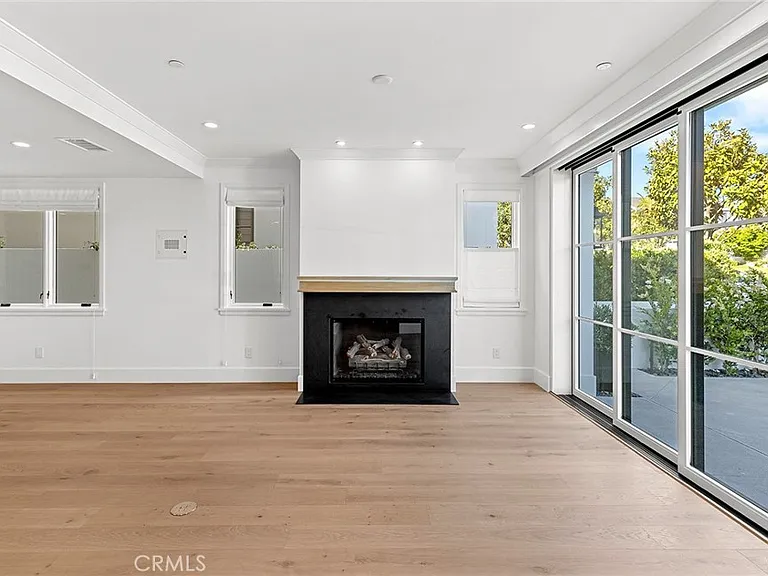 709 Marigold Ave — Photo 3