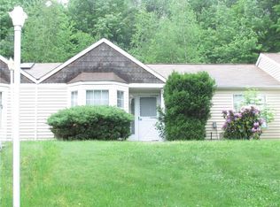 202 Hidden Ridge Dr, Monticello, NY 12701