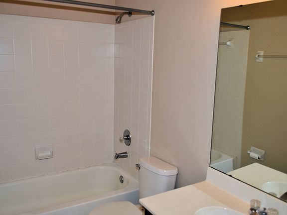 5th image of 3748 Belle Pointe Dr