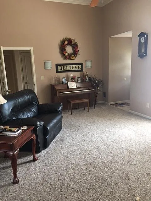 3 bed, 2.5 bath, 1700 sqft, $1,850 — Photo 3