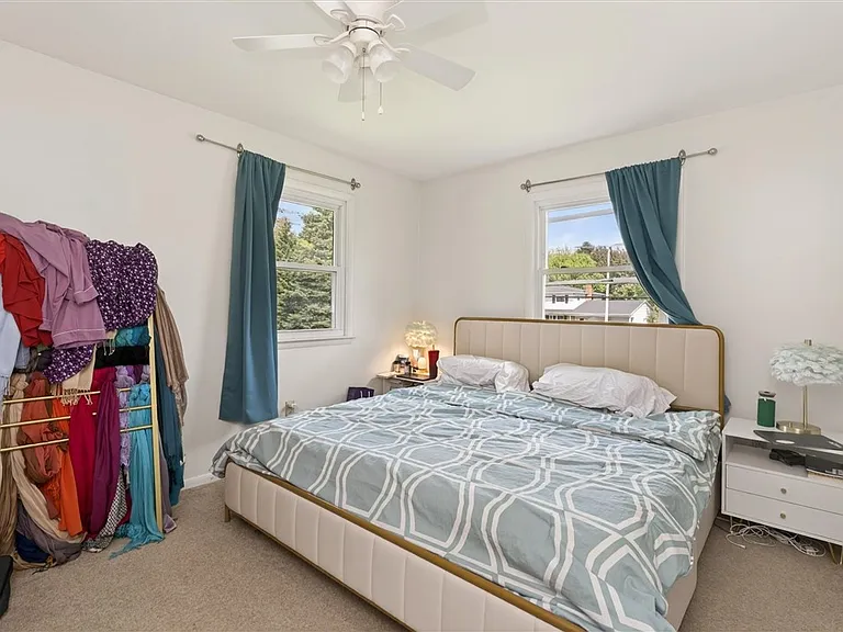 1399 Creek St — Photo 48