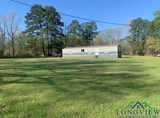 220 S Chalk St, Joaquin, TX 75954