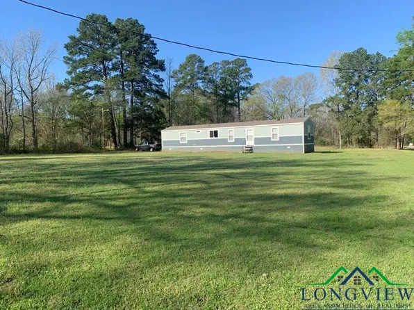 220 S Chalk St, Joaquin, TX 75954