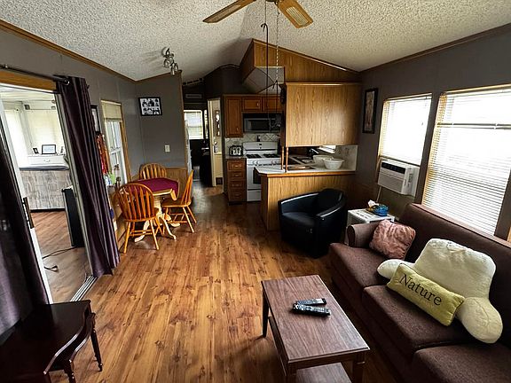 5th image of 490 Empire Rd #For133