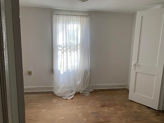 2nd image of 1175 Hawthorne Ave