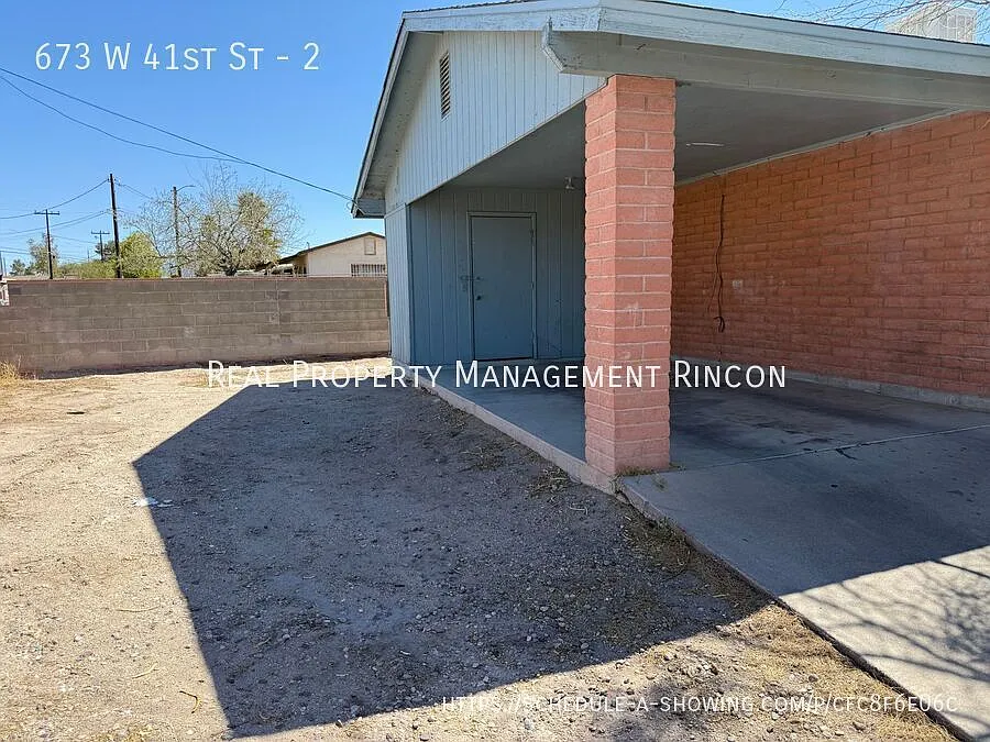 2 Bed, 1 Bath Duplex Apartment just minutes from I-10 and I-19! — Photo 2