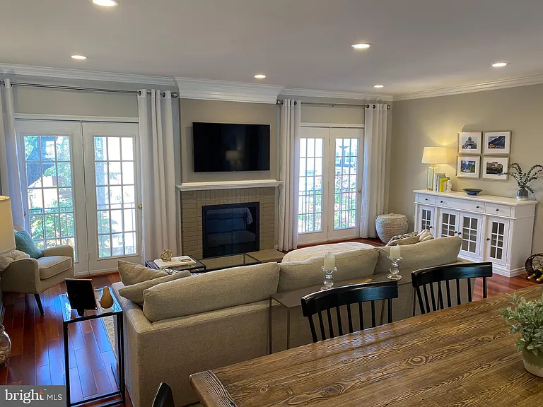 216 Gretna Green Ct — Photo 11
