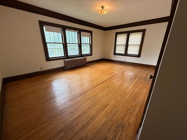530 S East 5th East St — Photo 8