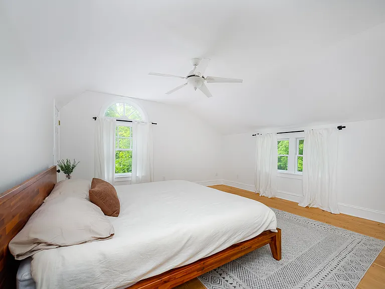 4 Cove Rd — Photo 28