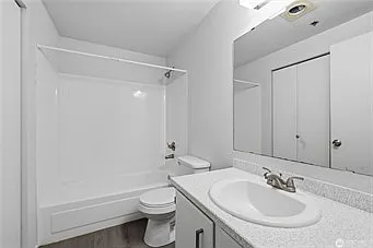 975 Aberdeen Ave NE #F308