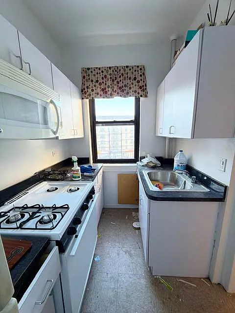 660 West 178th Street — Photo 1