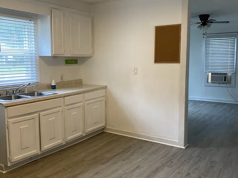 1133 Fern St — Photo 2