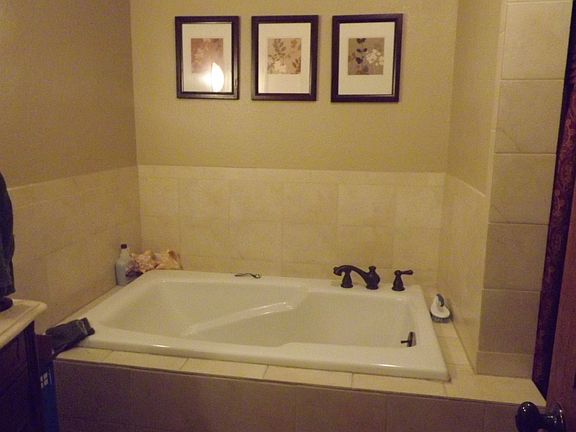 main bath has a soaker tub