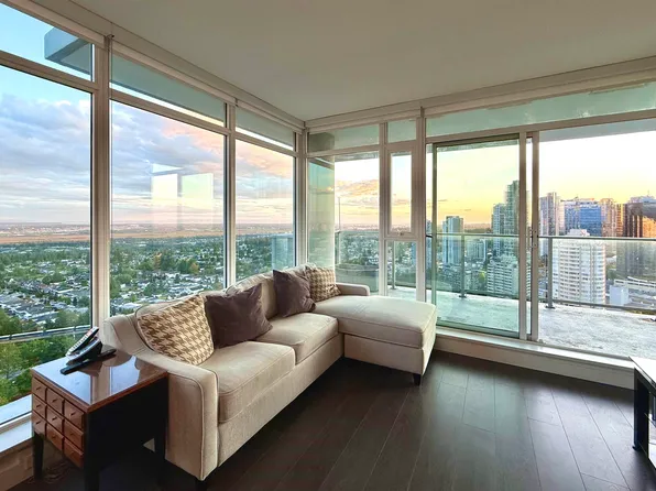 6538 Nelson Ave #3703, Burnaby, BC V5H 0G5