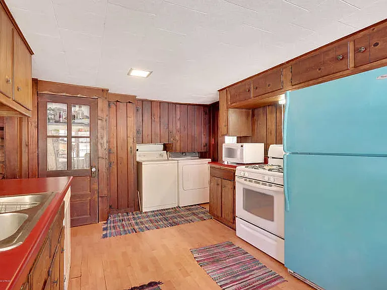 100 Breton Rd — Photo 24