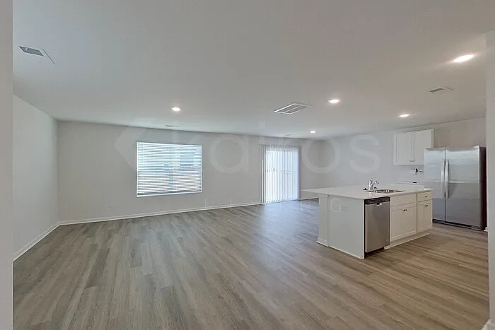 111 Overstreet Way — Photo 2