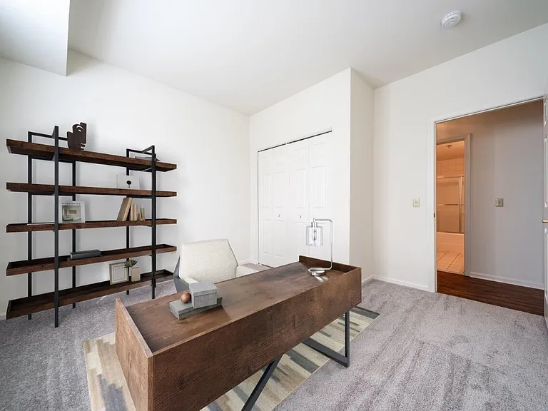 Fox Ridge and Lakeview Park Apartments — Photo 9