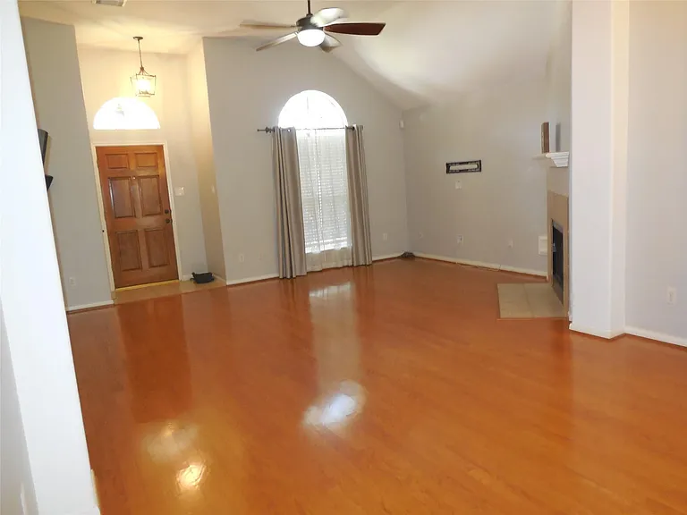 10523 N Newpark Dr — Photo 8