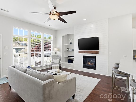 5th image of 17029 Carlton Way Rd