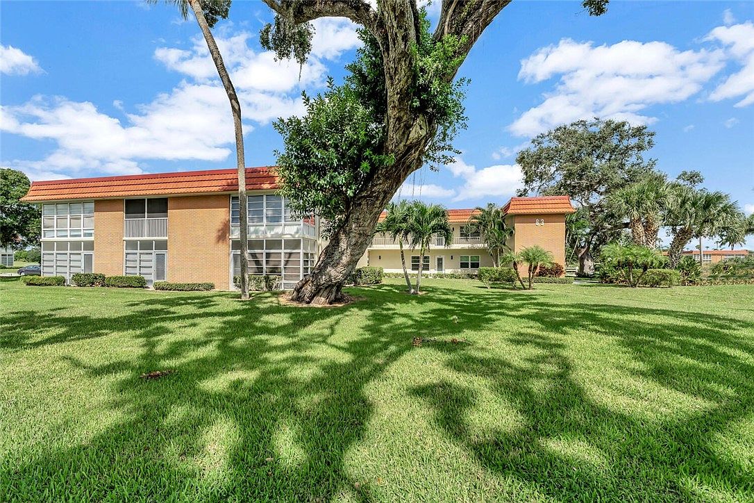 83 Crooked Tree Ln APT 102