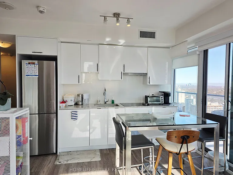 195 Redpath Ave #2410 — Photo 8