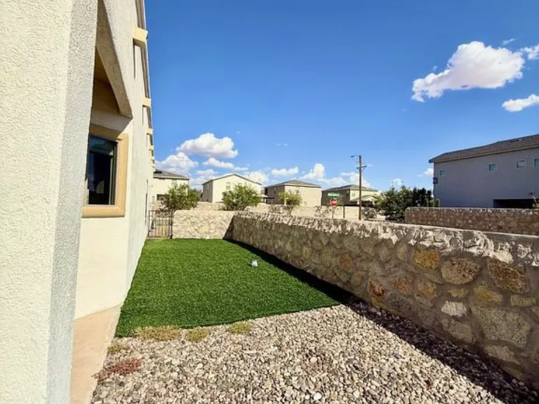 4817 Mark Avizo St — Photo 15