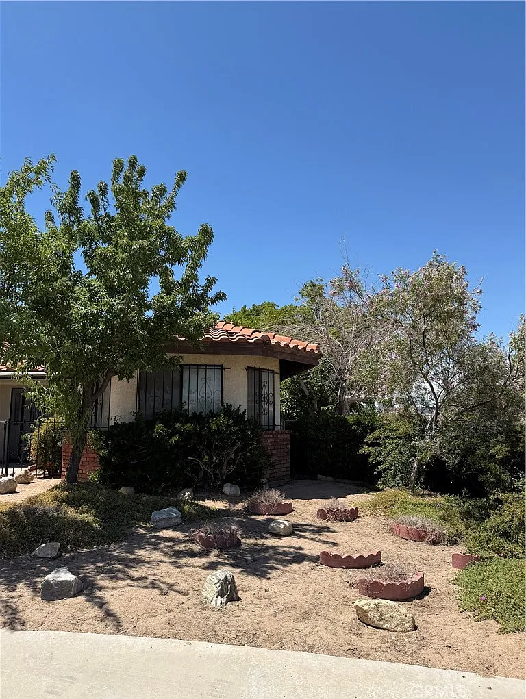 3 bed, 1721 sqft, $2,500 — Photo 2