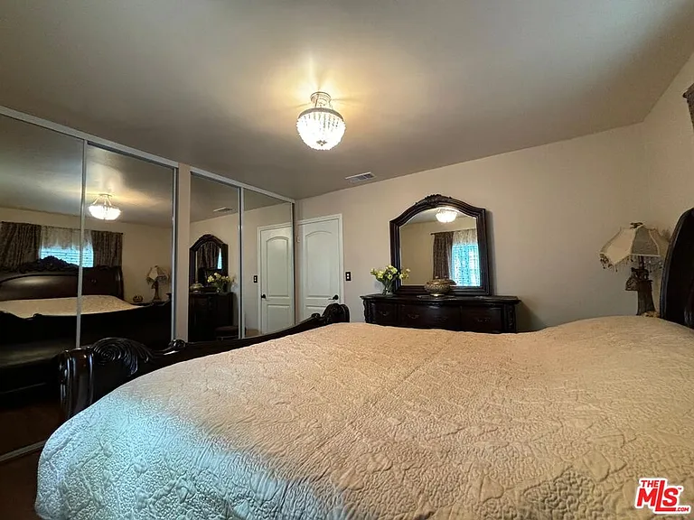 6550 Van Noord Ave — Photo 18