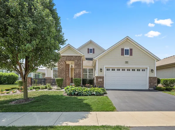 3832 Chesapeake Ln, Naperville, IL 60564