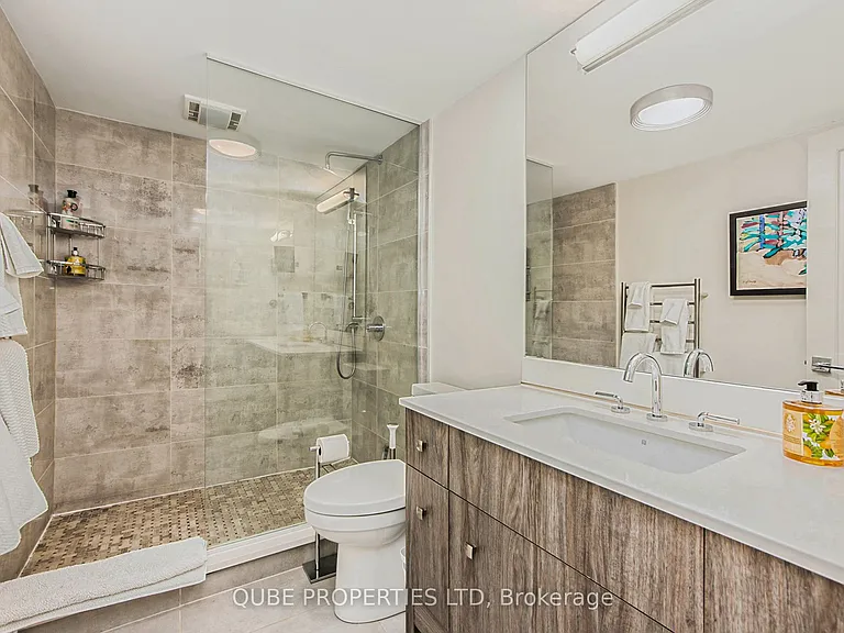 116 Cartier St #C — Photo 6