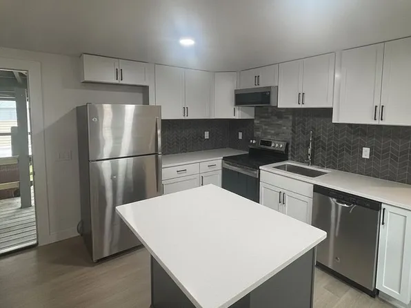 4221 N 128th Plz #119, Omaha, NE 68164