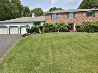 88 Sears Rd, Southborough, MA 01772