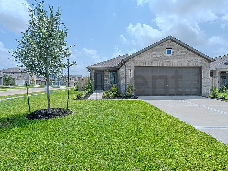 16850 Spotted Oak Dr — Photo 1
