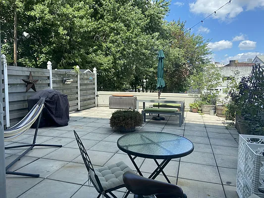 Rented by Compass | media 3