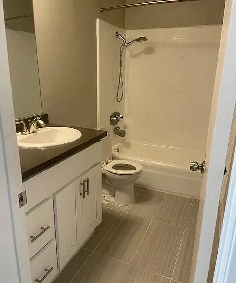 3506 S Bentley Ave #107 — Photo 9