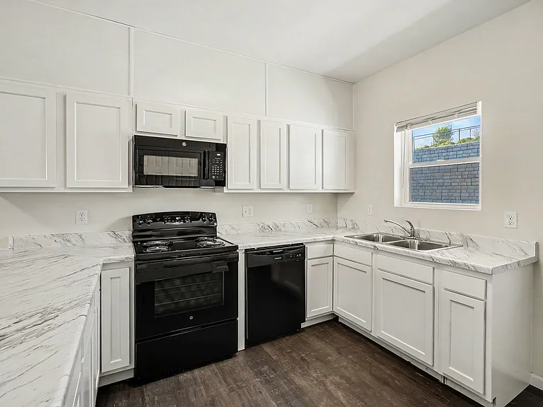 29 Warsaw Ave #6 — Photo 22