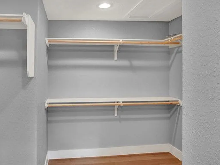 618 E Evergreen St — Photo 11