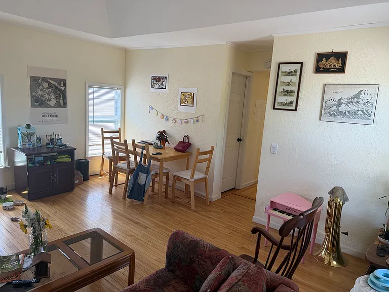 9-9.5 Lawrence St #UP — Photo 3