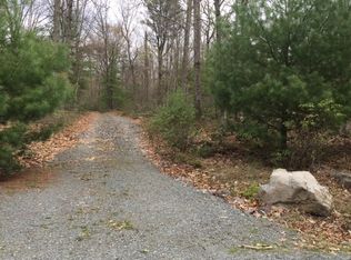 4 Split Rock Rd, Barryville, NY 12719