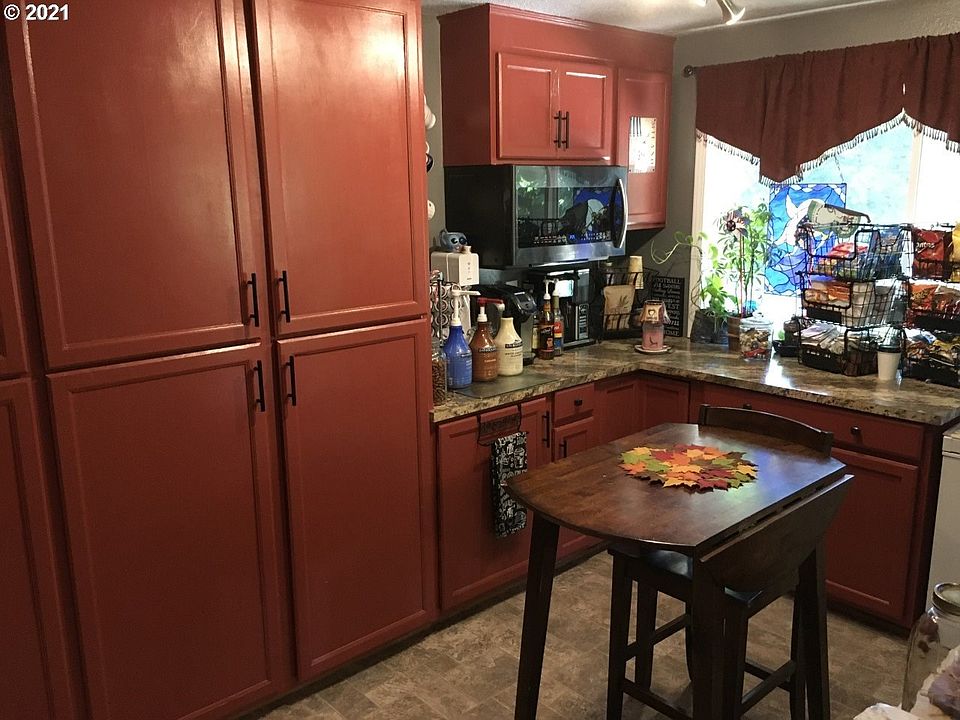 2nd image of 4740 SE La Cour Ct