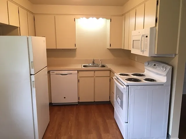 1318 S Ivy St — Photo 4