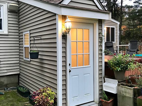 3rd image of 8 Cross St